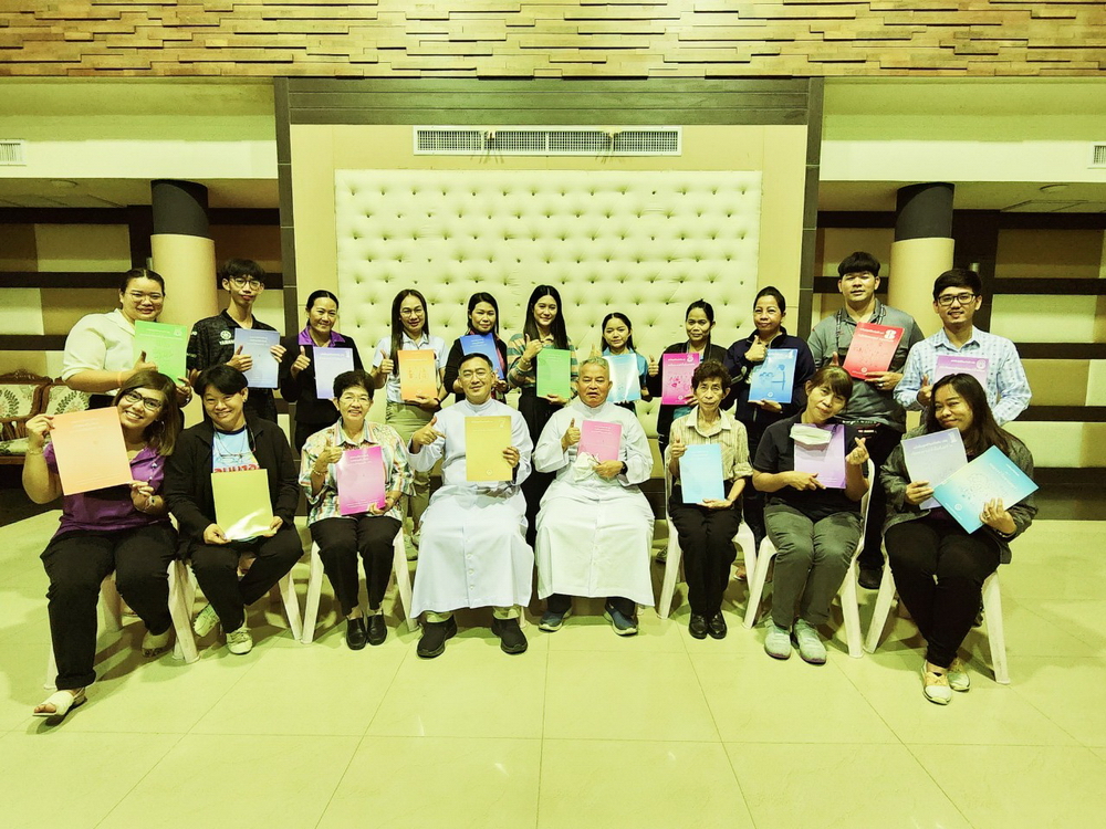 การสอนคำสอนเด็กและการใช้หนังสือ “ชุดชีวิตคริสตัง”
